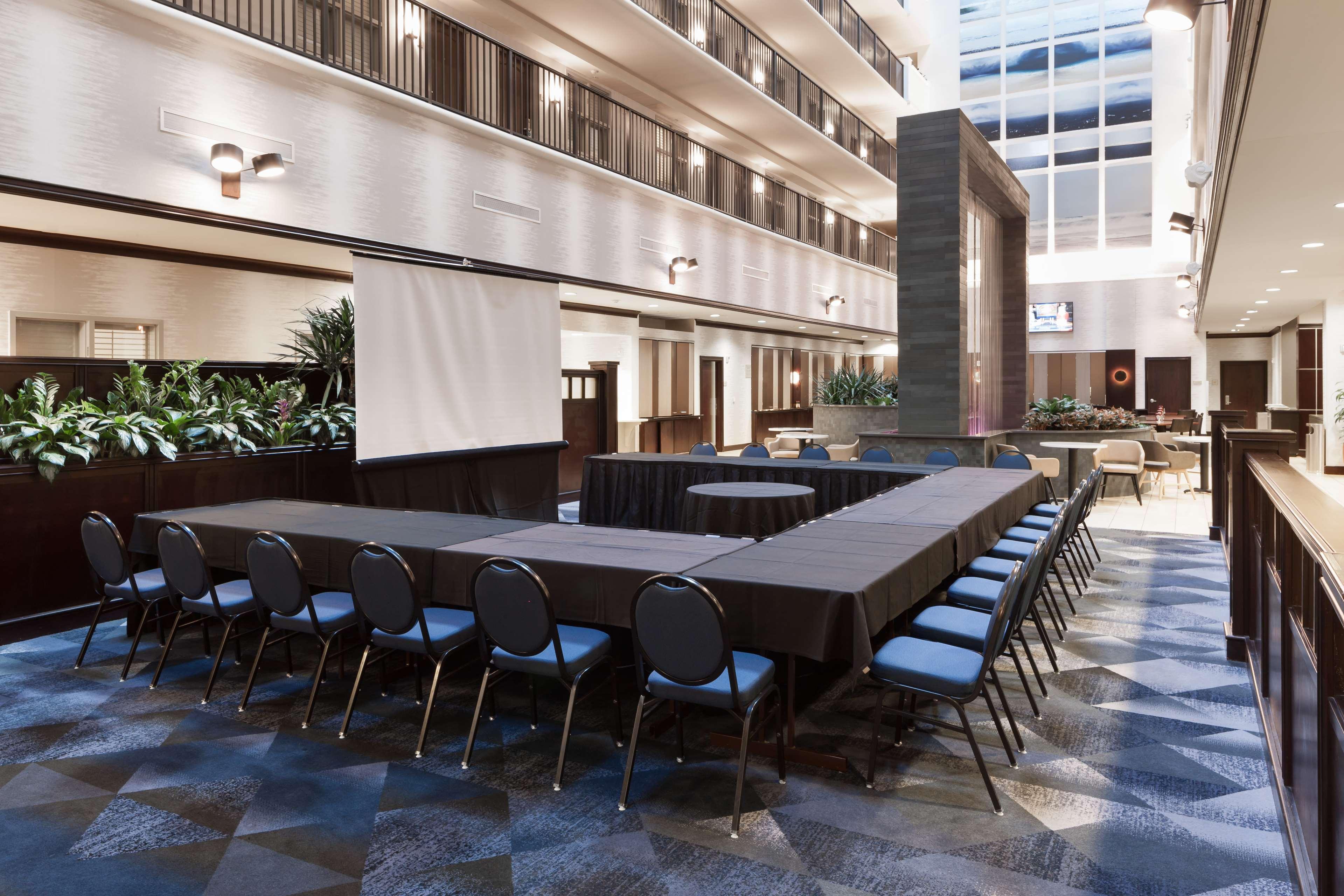 Embassy Suites By Hilton Tampa Brandon Heartland Екстер'єр фото