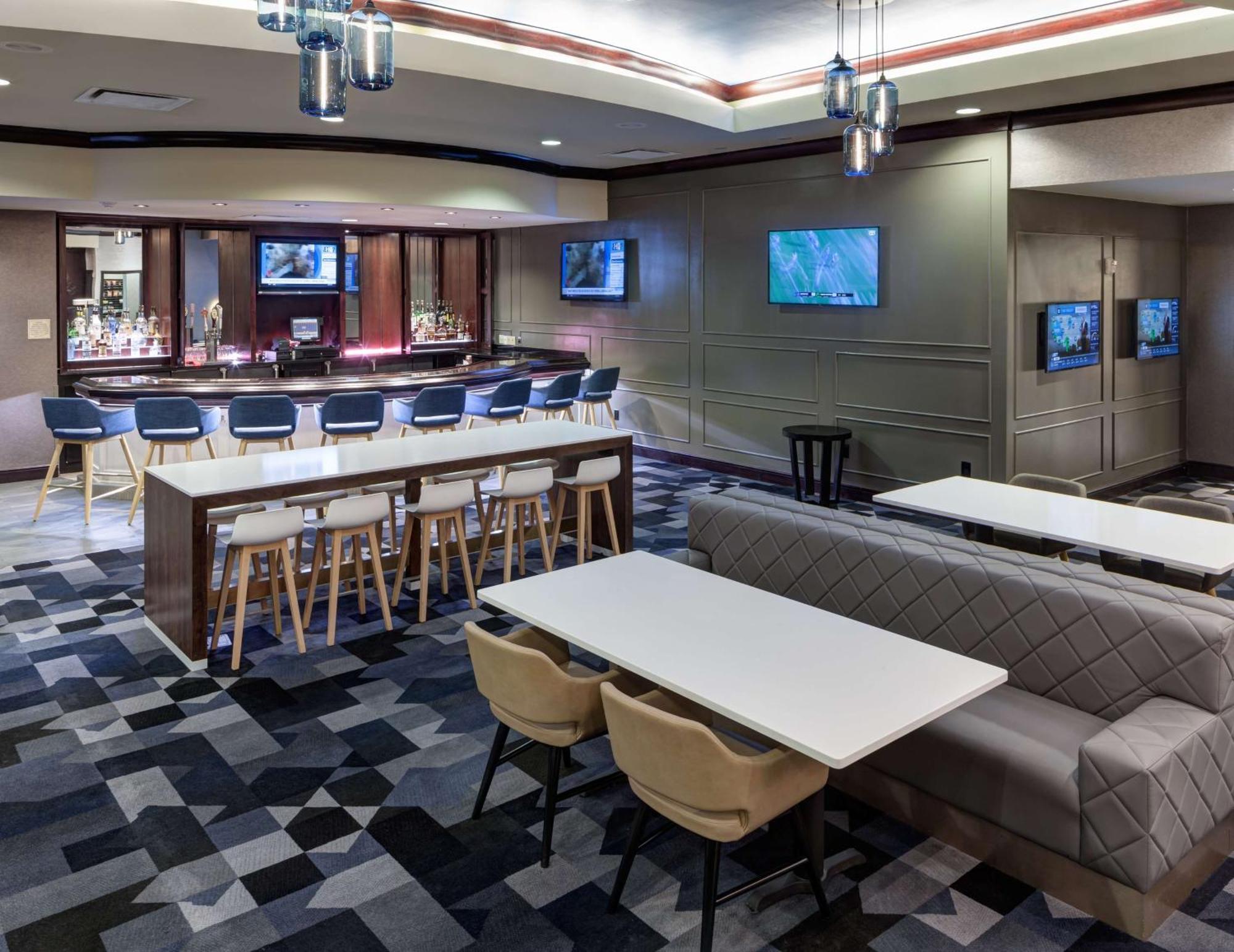 Embassy Suites By Hilton Tampa Brandon Heartland Екстер'єр фото