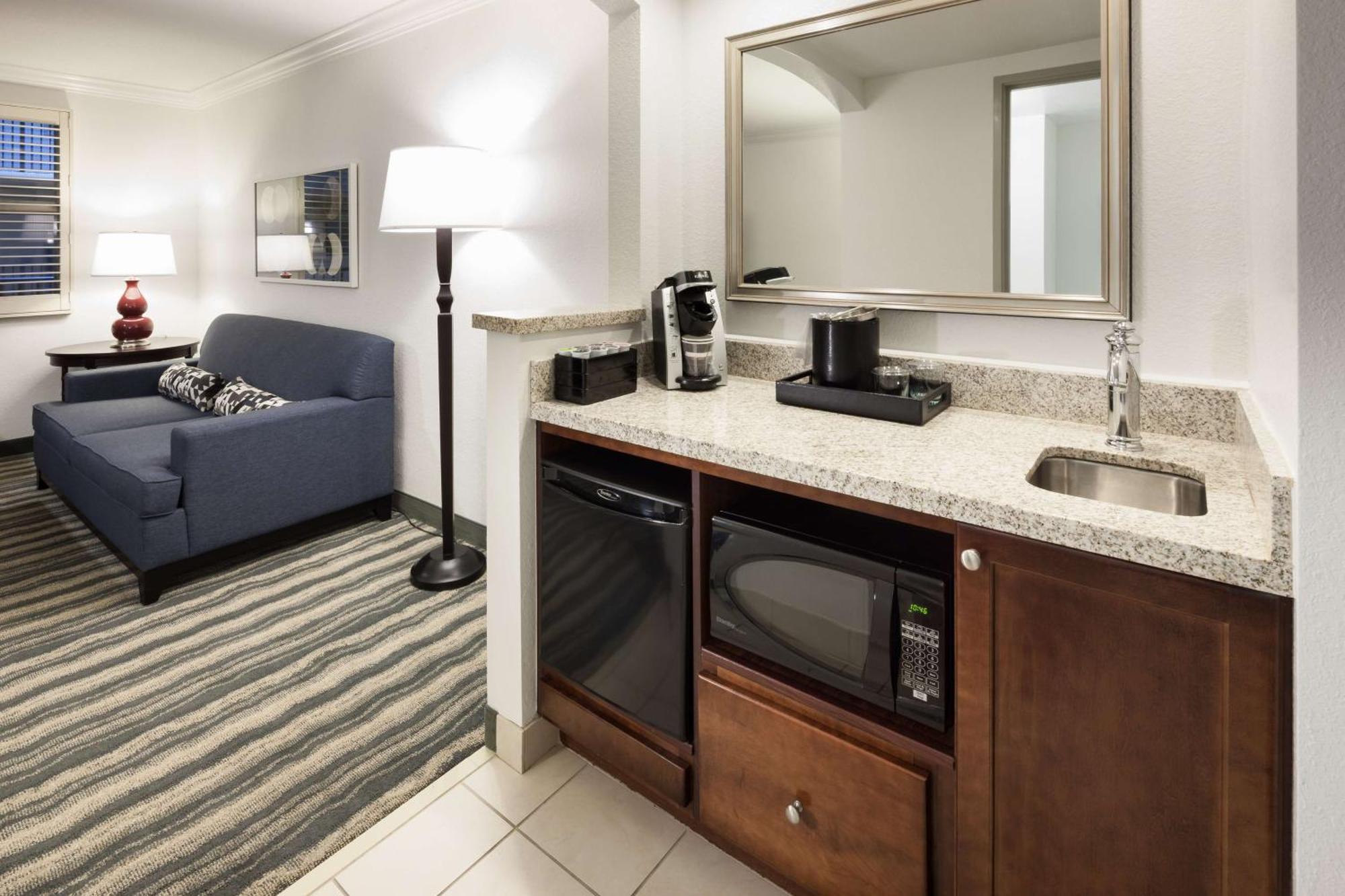 Embassy Suites By Hilton Tampa Brandon Heartland Екстер'єр фото