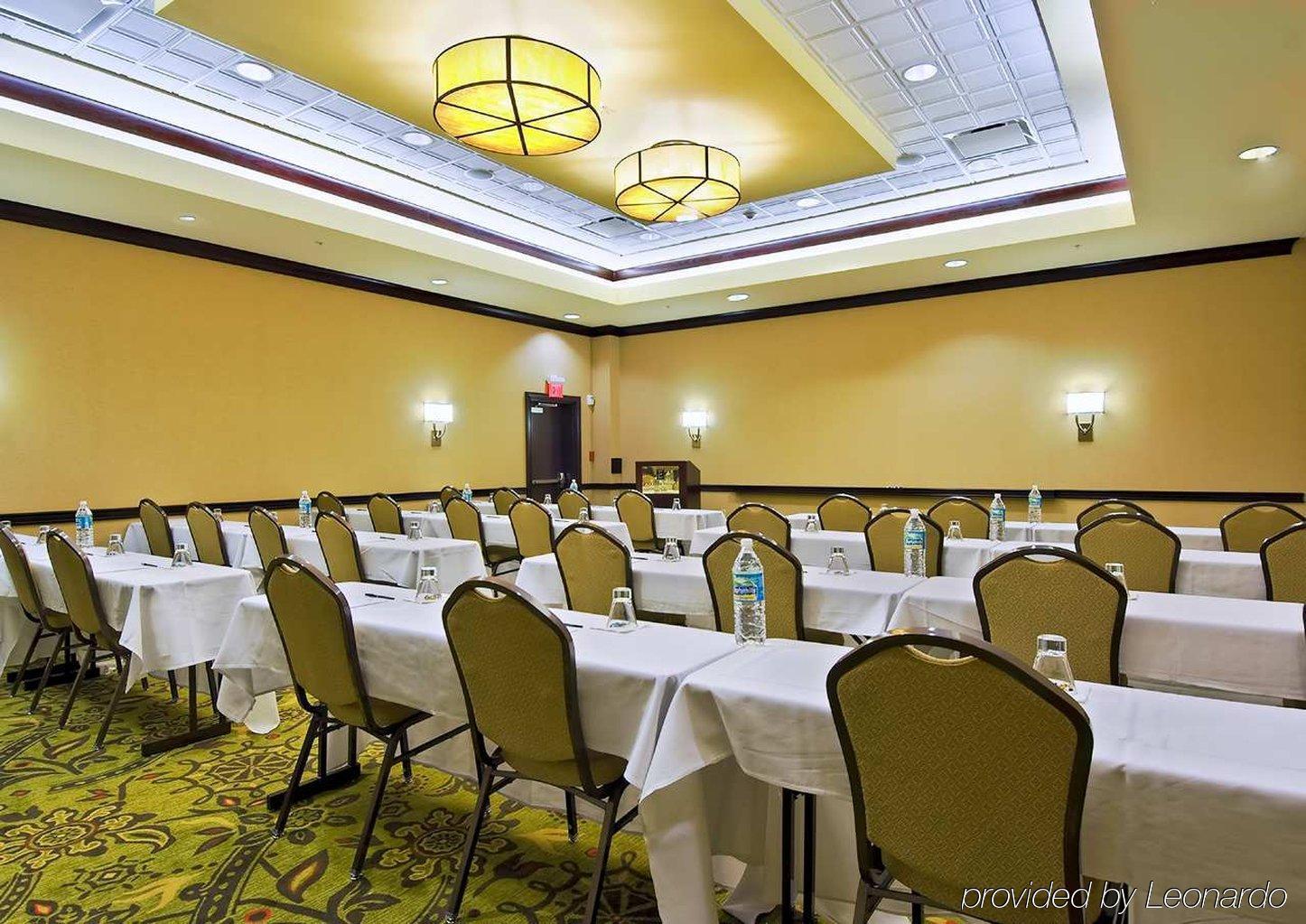 Embassy Suites By Hilton Tampa Brandon Heartland Зручності фото