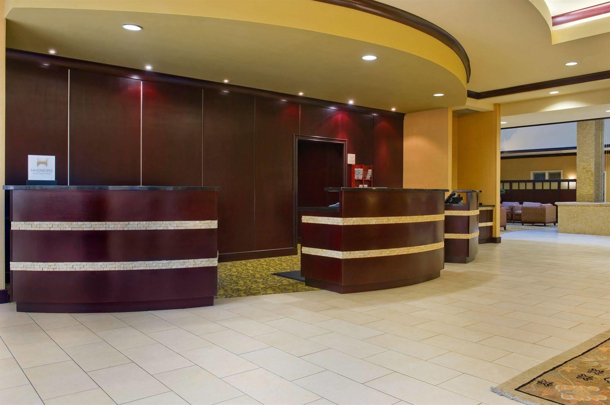 Embassy Suites By Hilton Tampa Brandon Heartland Екстер'єр фото